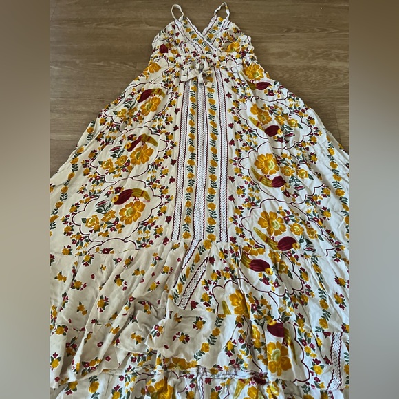 WAYAN Sleeveless Ruffled Floral Dress with Tie Front - Picture 3 of 9